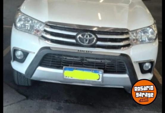 Camionetas - Toyota Hilux 4x2 D/C 2018 Diesel 128500Km - En Venta