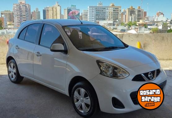 Autos - Nissan March 2015 Nafta 123000Km - En Venta