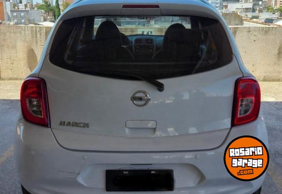 Autos - Nissan March 2015 Nafta 123000Km - En Venta
