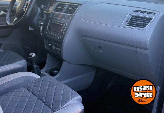 Autos - Volkswagen Suran 1.6 Highline 101CV 2015 Nafta 100000Km - En Venta