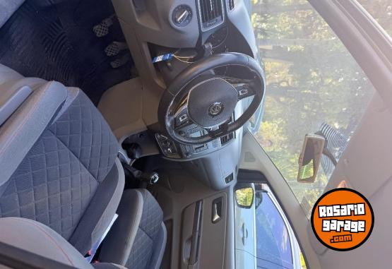 Autos - Volkswagen Suran 1.6 Highline 101CV 2015 Nafta 100000Km - En Venta
