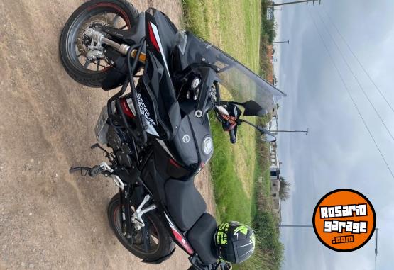 Motos - Benelli Trk 251 2021 Nafta 15000Km - En Venta