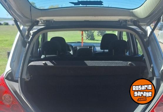 Autos - Nissan Tiida 2010 Nafta 170000Km - En Venta