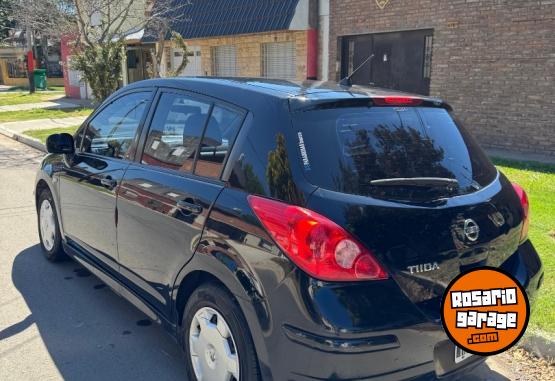 Autos - Nissan Tidda visia 2011 Nafta 177000Km - En Venta