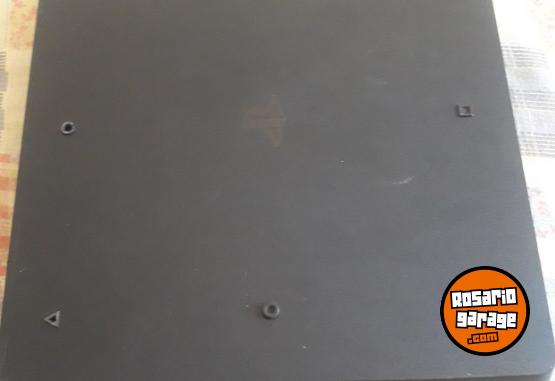 Electrónica - PlayStation 4 1Tera Súper Slim 2Juegos 1Joystick Sony con Cables cajas y manuales - En Venta