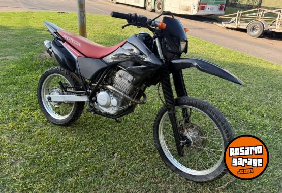 Motos - Honda TORNADO XR 250 2014 Nafta 16000Km - En Venta