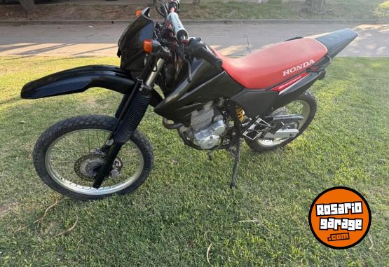 Motos - Honda TORNADO XR 250 2014 Nafta 16000Km - En Venta