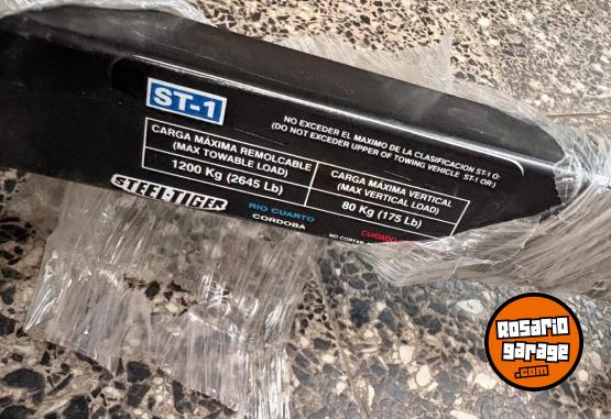 Accesorios para Autos - Enganche para Toyota Hilux. Nuevo con Bulones - En Venta