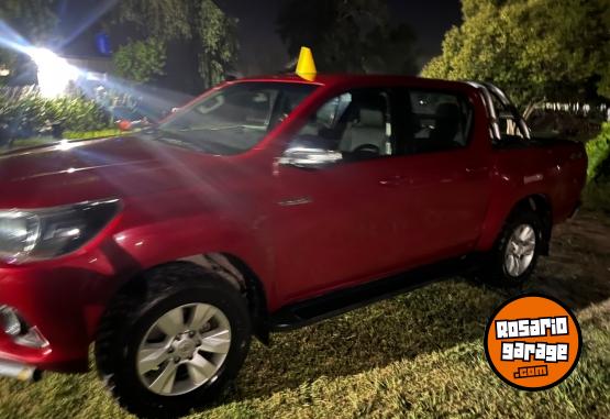 Camionetas - Toyota Hilux srv 2016 Diesel 215000Km - En Venta
