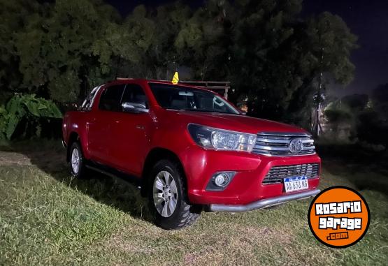 Camionetas - Toyota Hilux srv 2016 Diesel 215000Km - En Venta