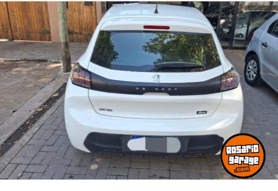Utilitarios - Peugeot 208 like 2022 Nafta 25800Km - En Venta