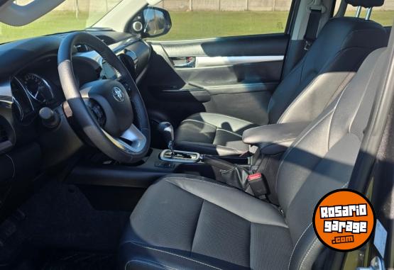 Camionetas - Toyota Hilux SRX 4x4 2025 Diesel 4000Km - En Venta