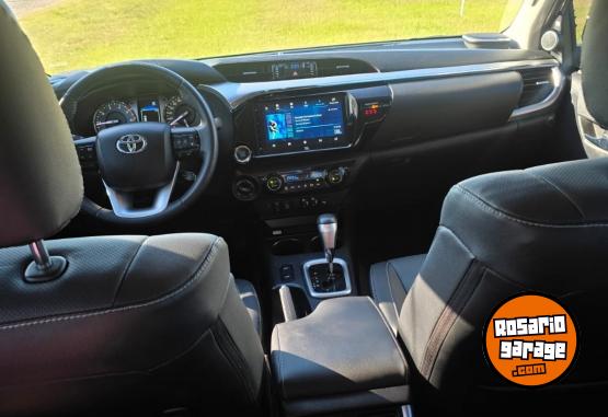 Camionetas - Toyota Hilux SRX 4x4 2025 Diesel 4000Km - En Venta