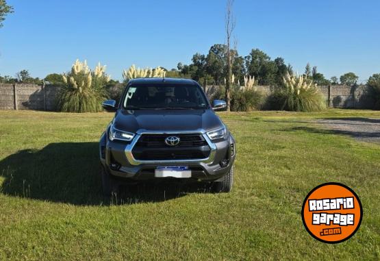Camionetas - Toyota Hilux SRX 4x4 2025 Diesel 4000Km - En Venta