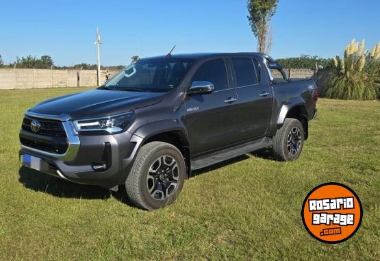 Camionetas - Toyota Hilux SRX 4x4 2025 Diesel 4000Km - En Venta