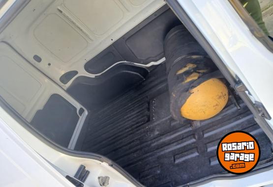 Utilitarios - Renault Kangoo 2014 GNC 155000Km - En Venta