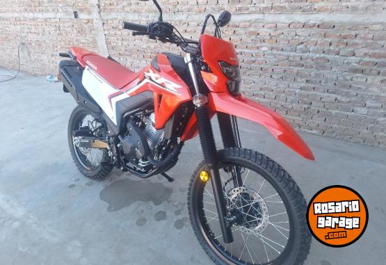 Motos - Honda Honda tornado 300 2025 Nafta 39Km - En Venta