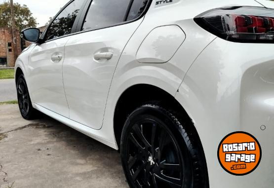 Autos - Peugeot 208 2023 Nafta 72000Km - En Venta