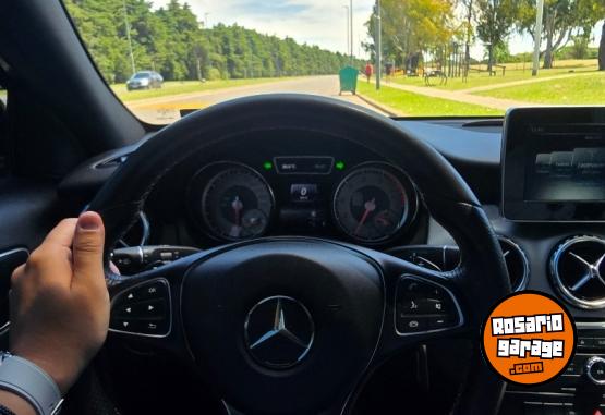 Autos - Mercedes Benz Gla200 2017 Nafta 83000Km - En Venta
