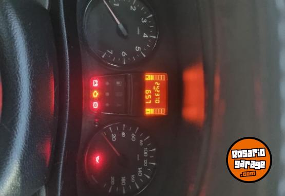 Utilitarios - Renault Furgon kangoo 2014 Diesel 242000Km - En Venta