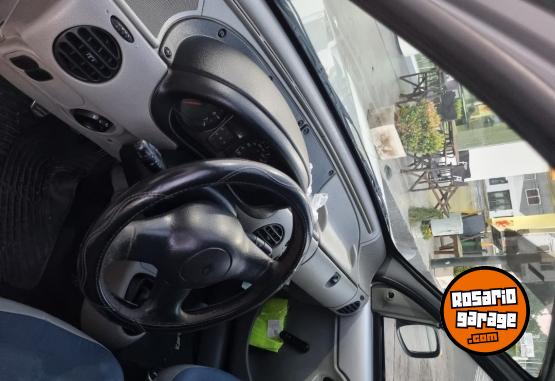 Utilitarios - Renault Furgon kangoo 2014 Diesel 242000Km - En Venta