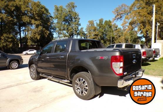 Camionetas - Ford Ranger Limited  3.2 2023 Diesel 45000Km - En Venta