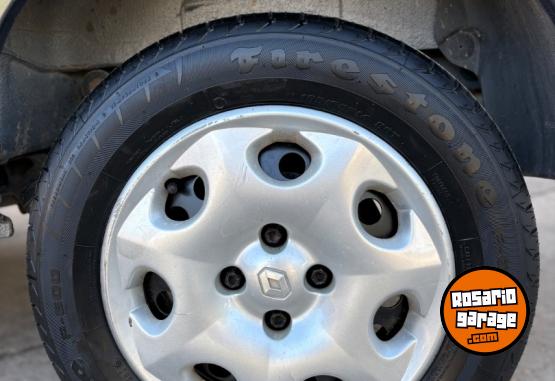 Utilitarios - Renault Kangoo 2012 Nafta 150000Km - En Venta