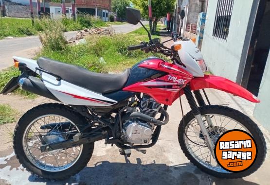 Motos - Corven Triax150 2023 Nafta 4000Km - En Venta
