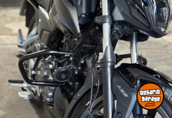 Motos - Bajaj Rouser p150 2025 Nafta 1800Km - En Venta