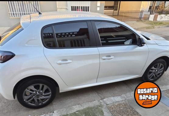 Autos - Peugeot 208 2024 Nafta 16200Km - En Venta