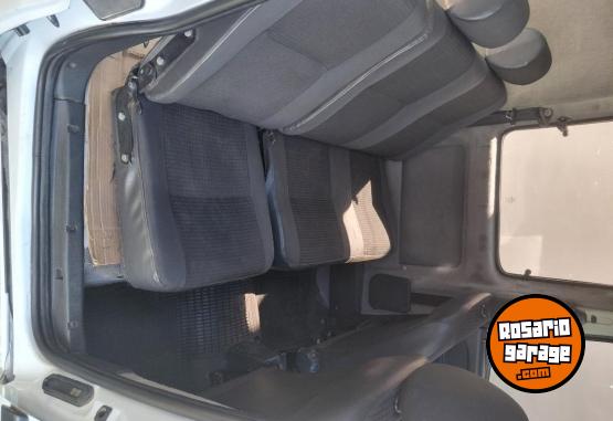 Utilitarios - Peugeot Partner 2013 GNC 170000Km - En Venta