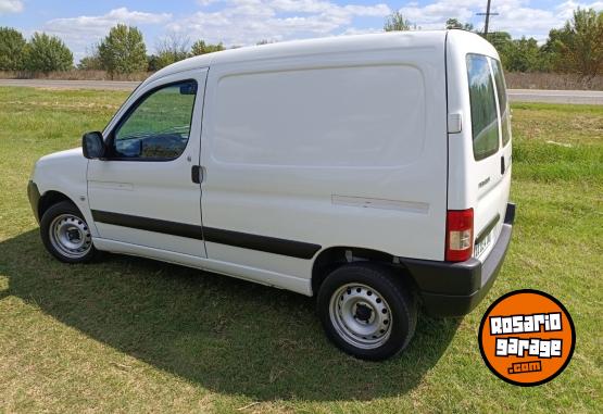 Utilitarios - Peugeot Partner 2016 GNC 128000Km - En Venta