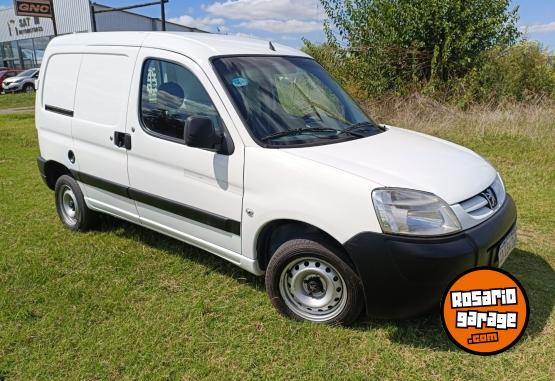 Utilitarios - Peugeot Partner 2016 GNC 128000Km - En Venta