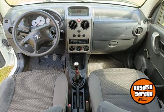 Utilitarios - Peugeot Partner 2016 GNC 128000Km - En Venta