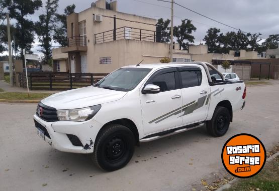 Camionetas - Toyota HILUX DX PACK 2017 Diesel 160000Km - En Venta