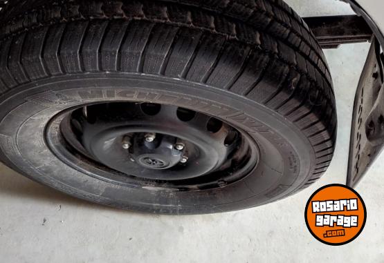 Camionetas - Toyota HILUX DX PACK 2017 Diesel 160000Km - En Venta