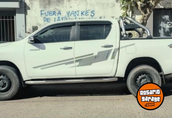 Camionetas - Toyota HILUX DX PACK 2017 Diesel 160000Km - En Venta