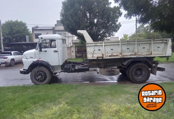 Camiones y Grúas - Vendo camión volcador - En Venta