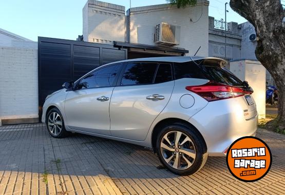 Autos - Toyota Yaris Corolla Cruze focus 2021 Nafta 63000Km - En Venta