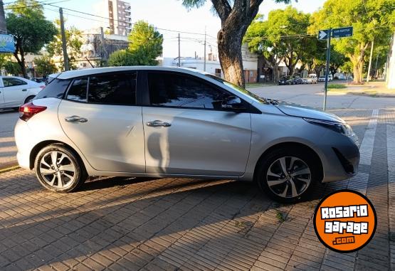 Autos - Toyota Yaris Corolla Cruze focus 2021 Nafta 63000Km - En Venta