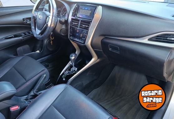 Autos - Toyota Yaris Corolla Cruze focus 2021 Nafta 63000Km - En Venta