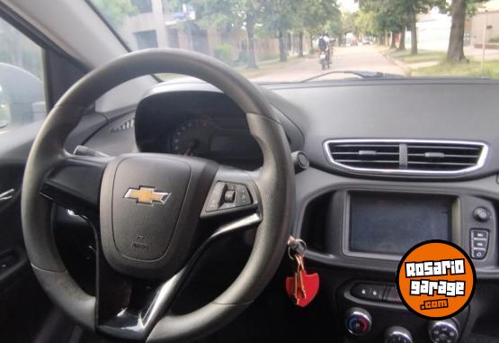 Autos - Chevrolet Prisma fiesta ónix Ka 2017 GNC 118000Km - En Venta