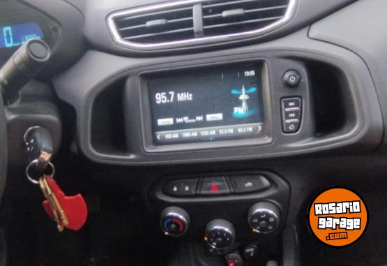 Autos - Chevrolet Prisma fiesta ónix Ka 2017 GNC 118000Km - En Venta