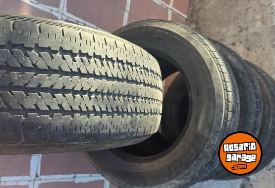 Accesorios para Autos - Cubiertas Bridgestone 245/65R17 - En Venta