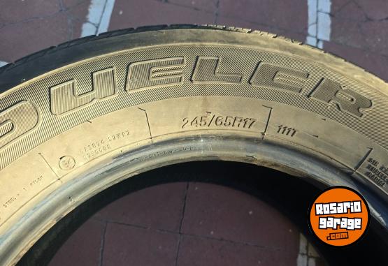 Accesorios para Autos - Cubiertas Bridgestone 245/65R17 - En Venta