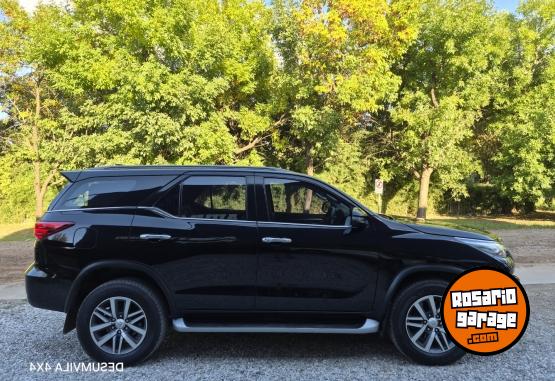 Camionetas - Toyota SW4 SRX A/T 7A 2019 Diesel 120000Km - En Venta