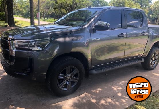 Camionetas - Toyota Hilux SRV Automática 4x2 2021 Diesel 50000Km - En Venta