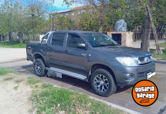 Camionetas - Toyota Hilux dx 2010 Diesel 250000Km - En Venta