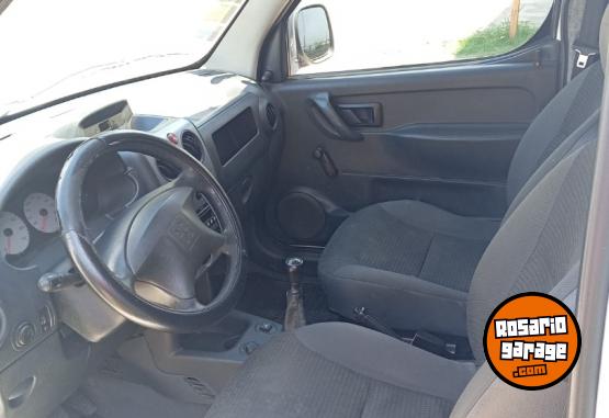 Utilitarios - Peugeot Partner 2012 GNC 242000Km - En Venta