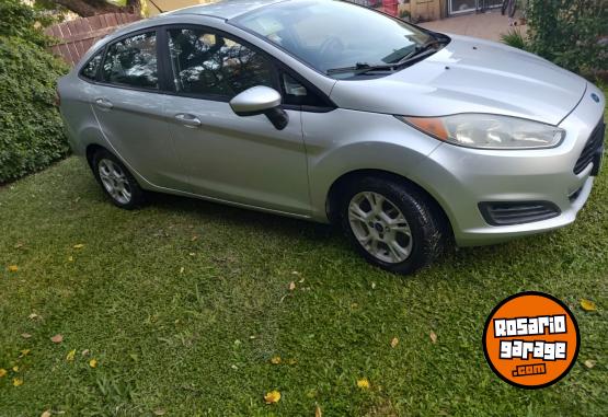 Autos - Ford Fiesta Kintetic 2014 Nafta 86000Km - En Venta